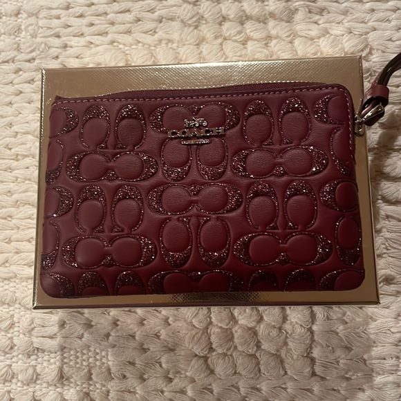Coach burgundy wristlet - Picture 3 of 7